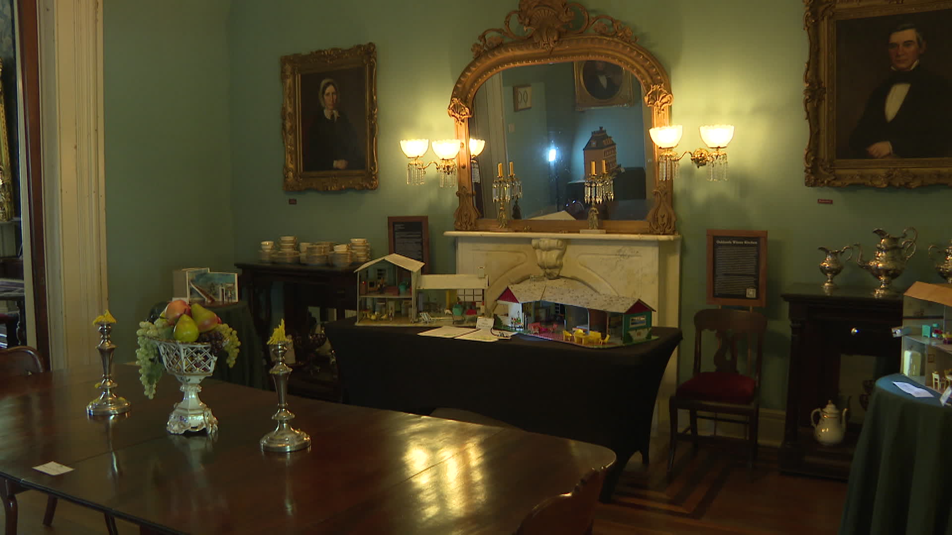 Thumbnail image for Oaklands Dollhouse Exhibit