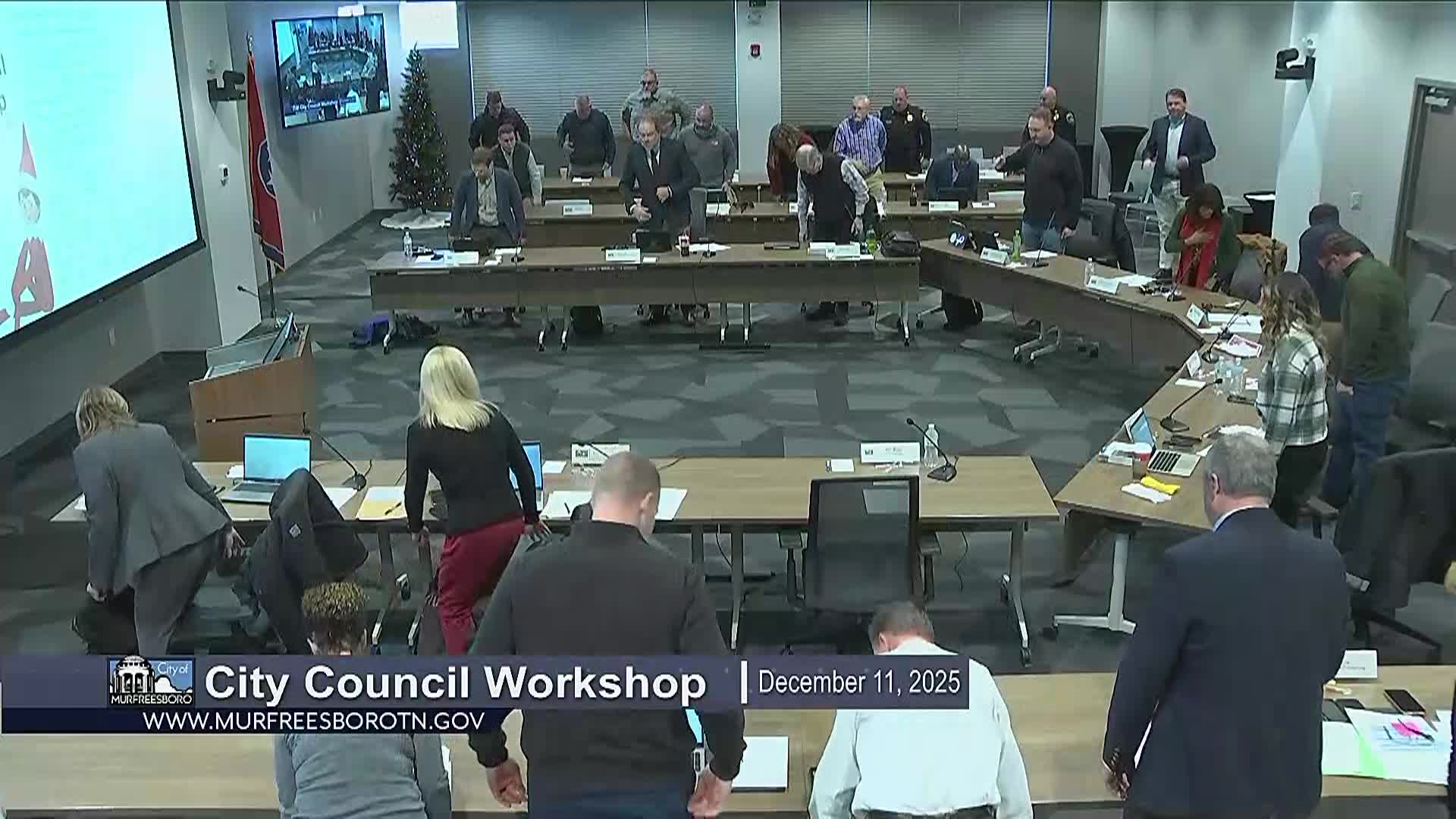 wide shot of entire room showing the murfreesboro city council